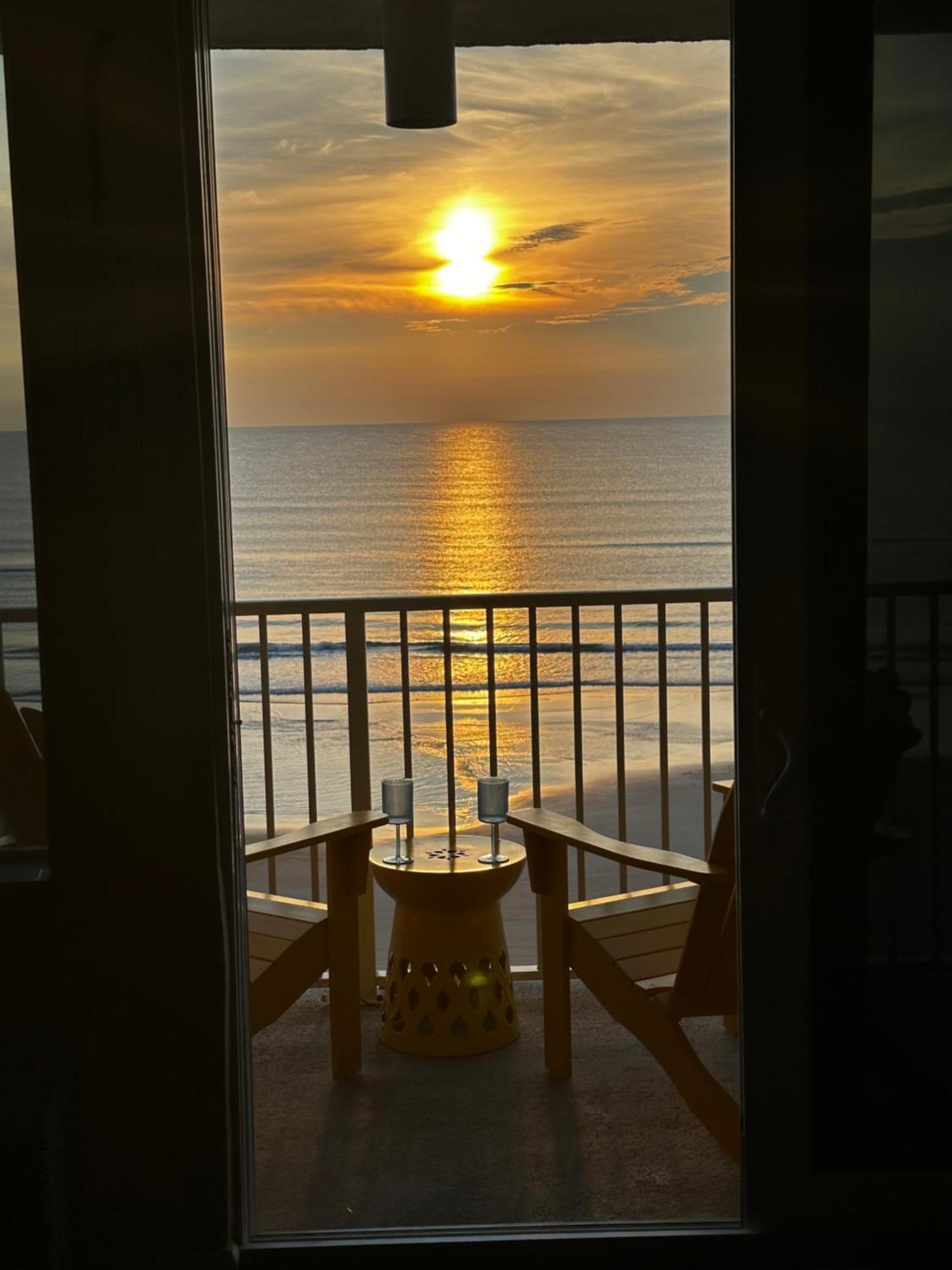 Oceanfront Oasis Aparthotel Daytona Beach Esterno foto